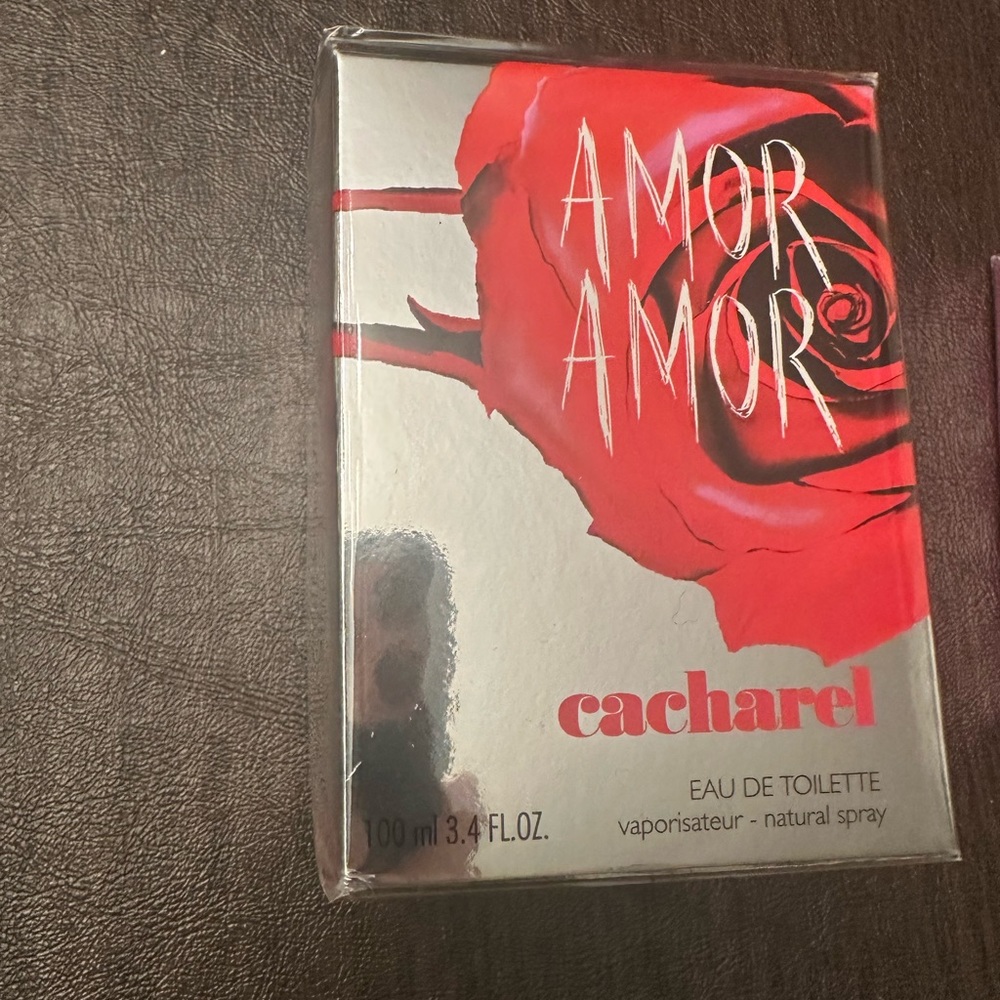 Amor Amor Perfume